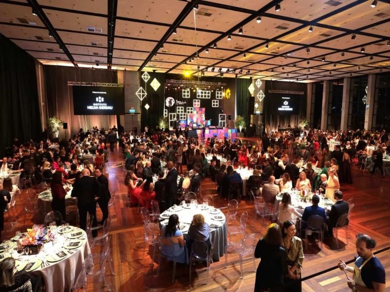 Jantar de gala beneficente em Porto Alegre arrecada recursos para o Instituto Ascendendo Mentes